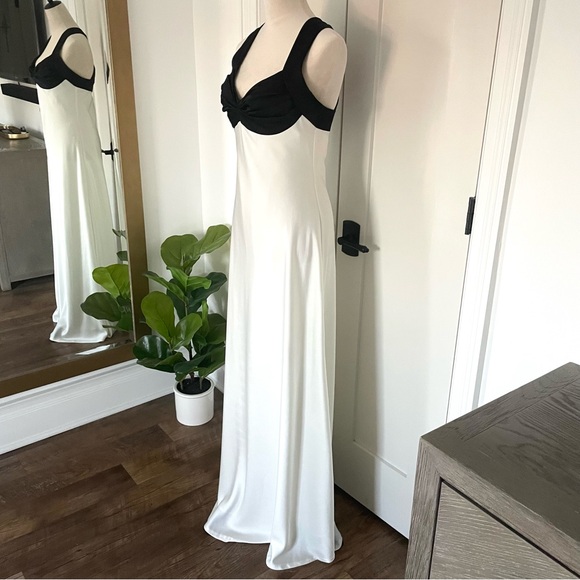 90s chic - Calvin Klein Black & White Gown - Picture 2 of 13